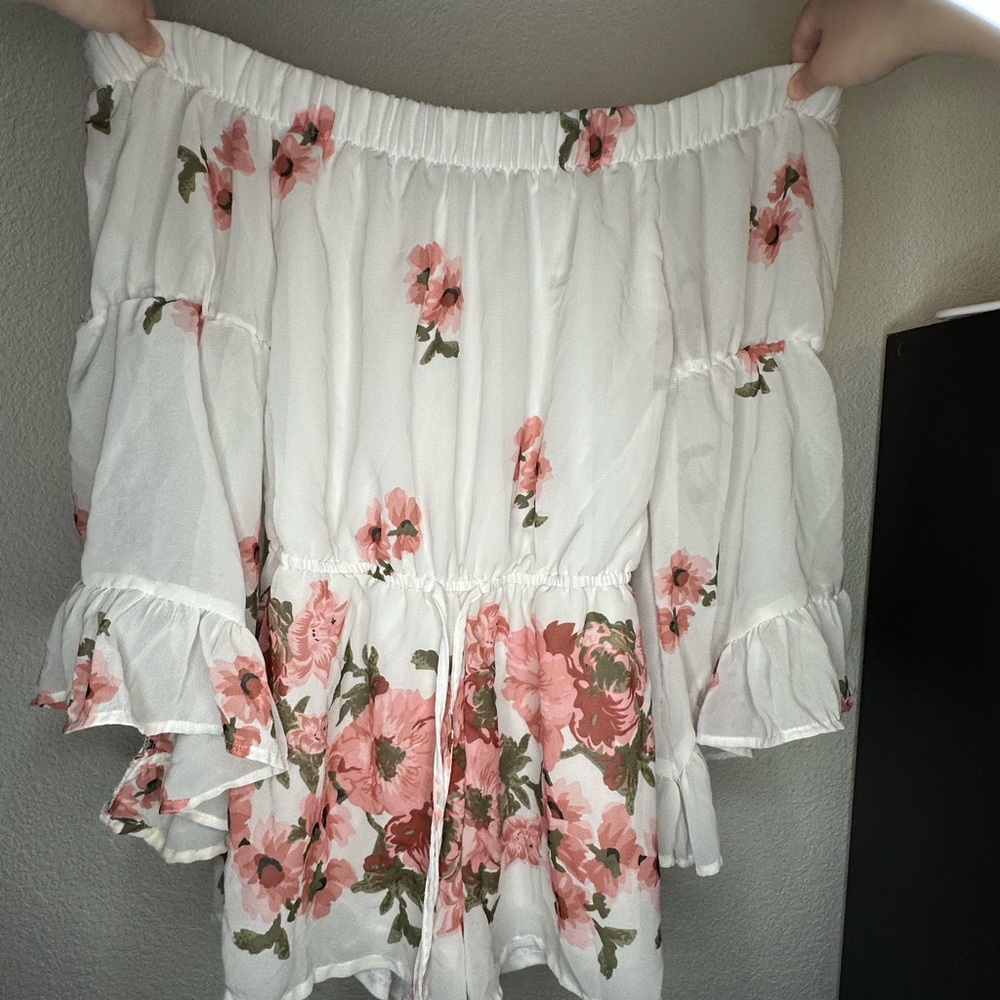 Off-Shoulder Romper, Floral Design with Flare Sleeves and Waist Tie Size Medium